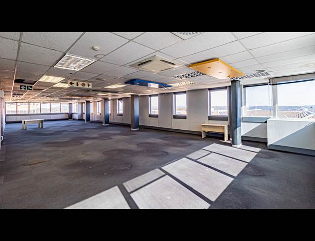 6,100M² OFFICE TO LET IN FERNDALE