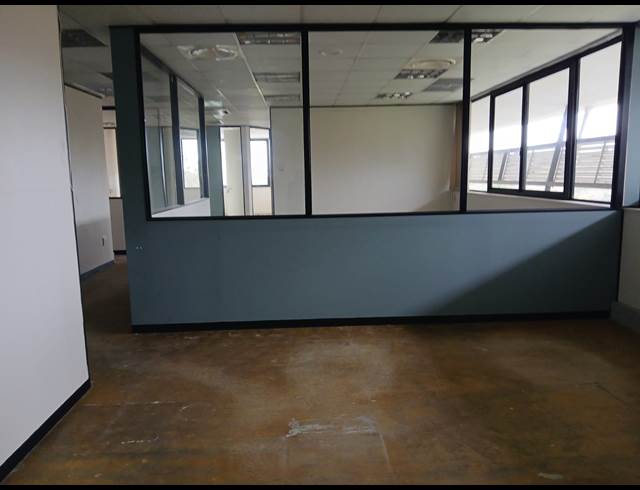 214.40M² OFFICE TO LET IN WESTVILLE