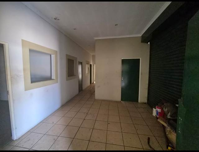 175M² OFFICE TO LET IN WADEVILLE