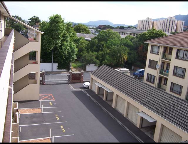 1 bed property to rent in ROSEBANK