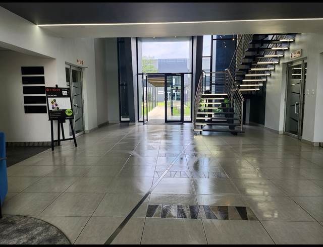 275M² OFFICE TO LET IN VORNA VALLEY