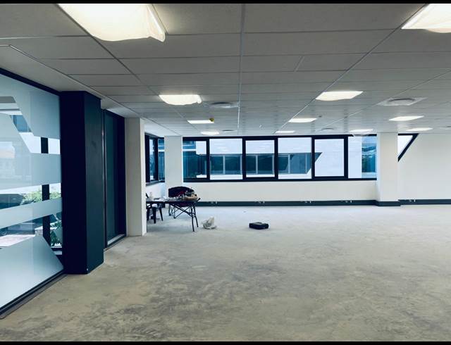 345M² OFFICE TO LET IN VORNA VALLEY