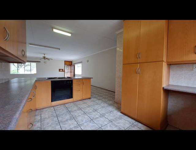 3 BEDROOM TOWNHOUSE TO LET IN IRENE PARK