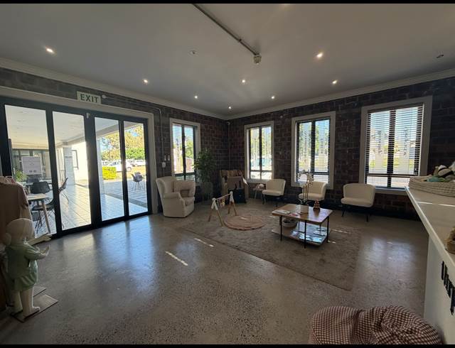 165M² OFFICE TO LET IN PAARDEVLEI