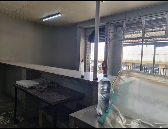 80M² RETAIL TO LET IN ROCKY DRIFT