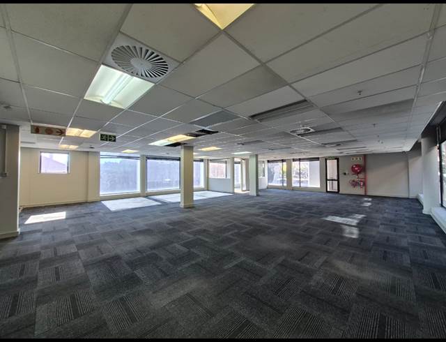 267M² OFFICE TO LET IN WAVERLEY