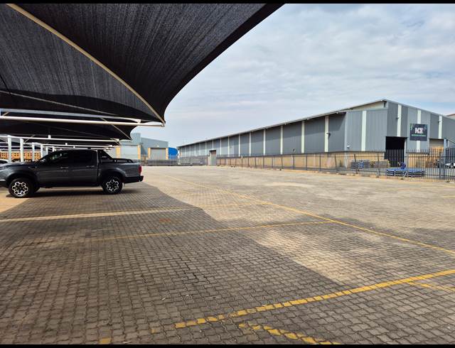 1,969M² INDUSTRIAL YARD TO LET IN DRIEHOEK