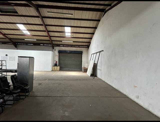 1,025M² WAREHOUSE TO LET IN ANDERBOLT