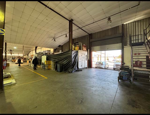 1,313M² WAREHOUSE TO LET IN ROBERTVILLE
