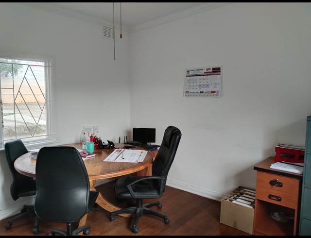 40M² BUILDING TO LET IN AMANZIMTOTI
