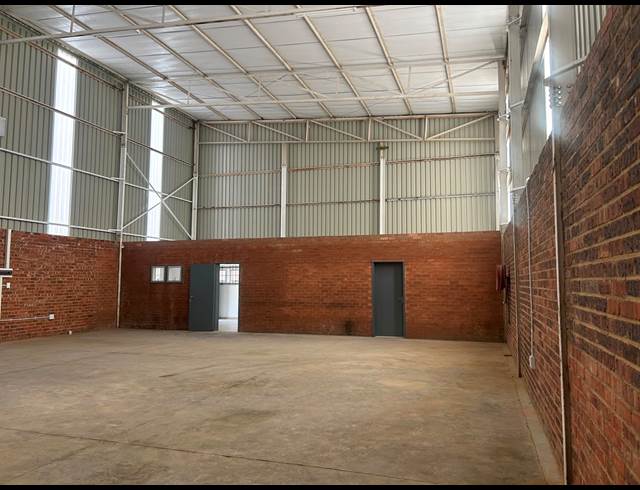 250M² FACTORY TO LET IN SEBENZA