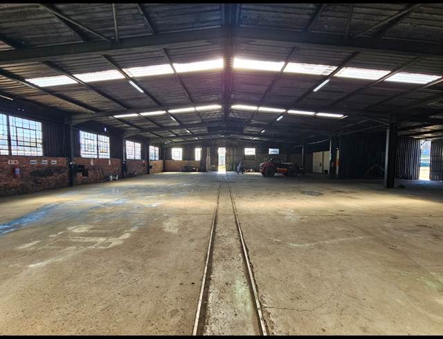 1,000M² WAREHOUSE TO LET IN BOKSBURG EAST