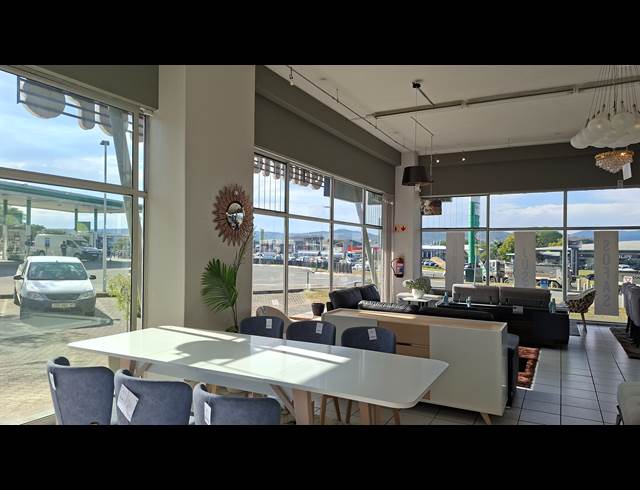 340M² RETAIL TO LET IN RIVERSIDE PARK