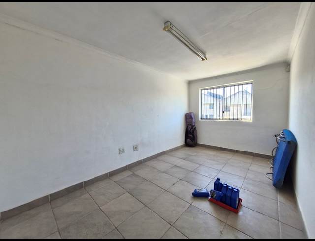 440M² WAREHOUSE TO LET IN OKAVANGO PARK