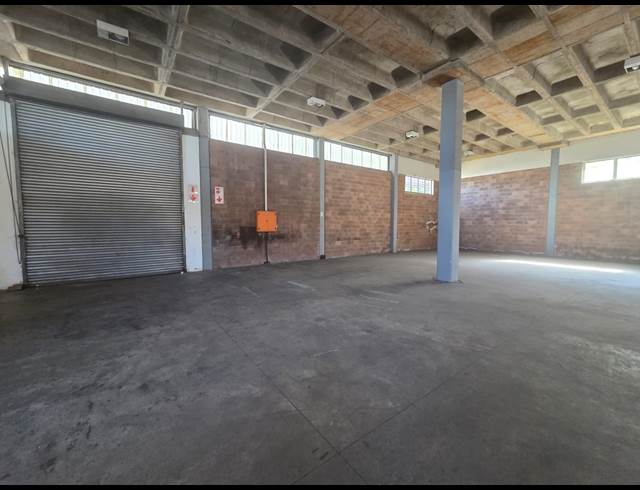 990M² WAREHOUSE TO LET IN NEW GERMANY
