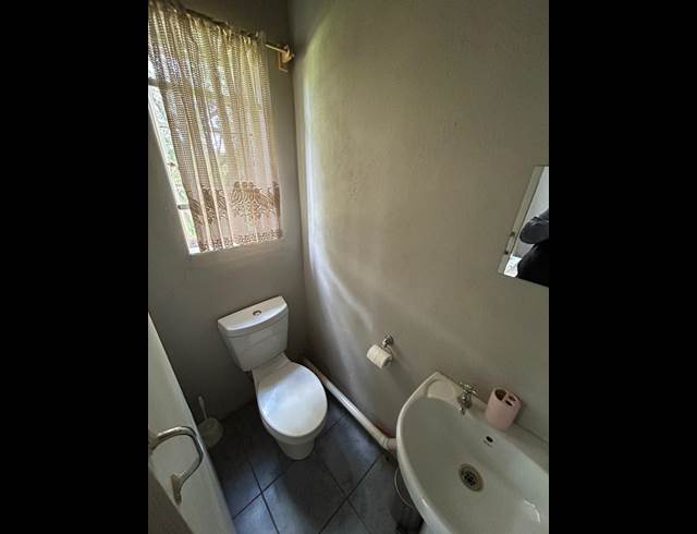 1.5 BEDROOM FLAT TO LET IN HARTBEESPOORT RURAL