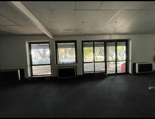 700M² OFFICE TO LET IN BRYANSTON