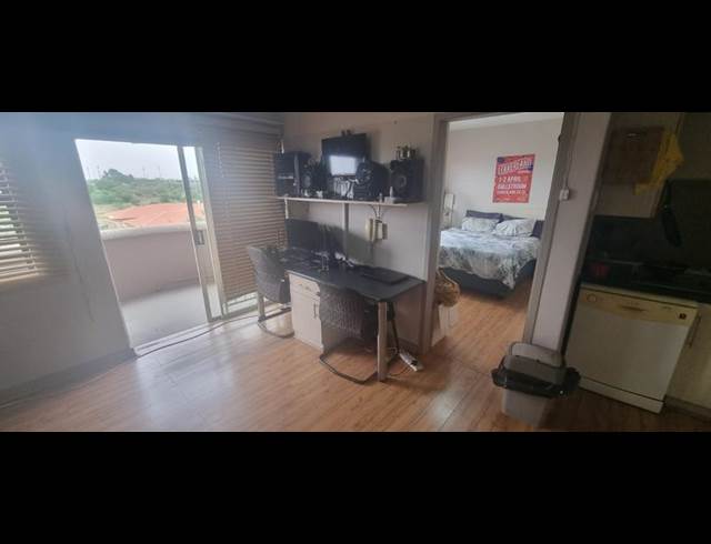 1 BEDROOM PROPERTY TO RENT IN DIE BULT