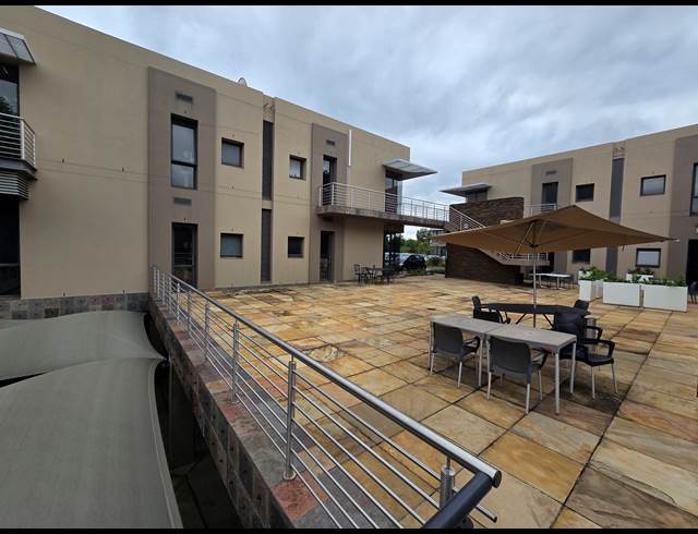 96M² OFFICE TO LET IN BRYANSTON