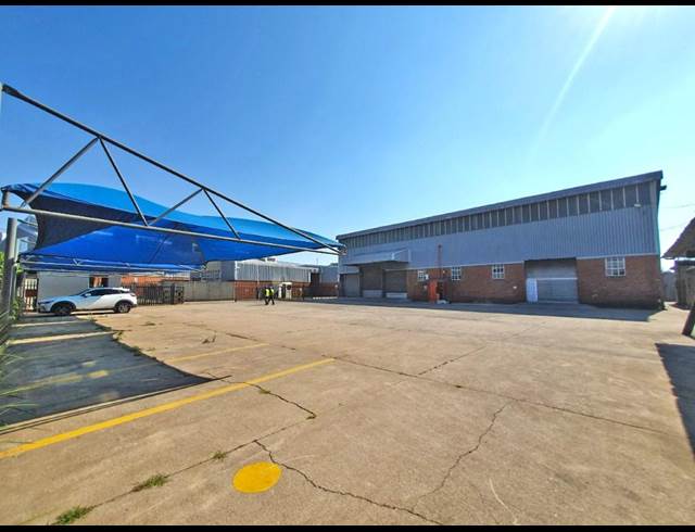 2,565M² WAREHOUSE TO LET IN ISANDO