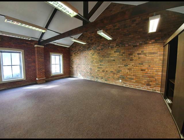 50M² OFFICE RENTED IN DE WATERKANT