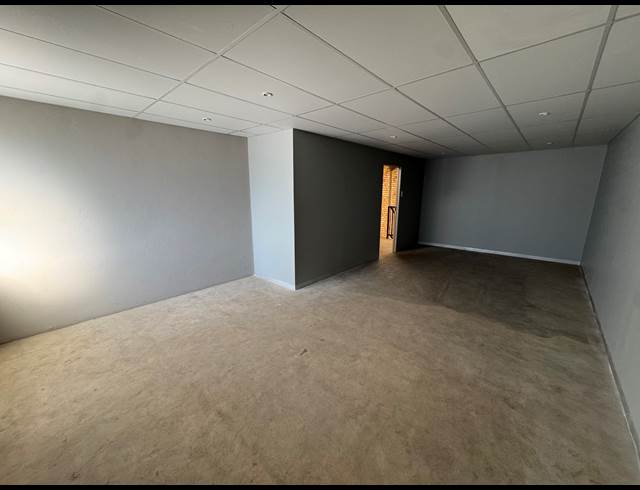 256M² WAREHOUSE TO LET IN PRINCESS AH