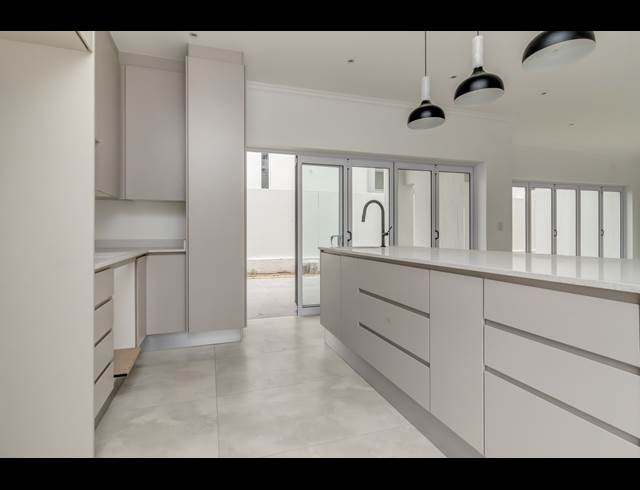 3 BEDROOM HOUSE TO LET IN BRYANSTON