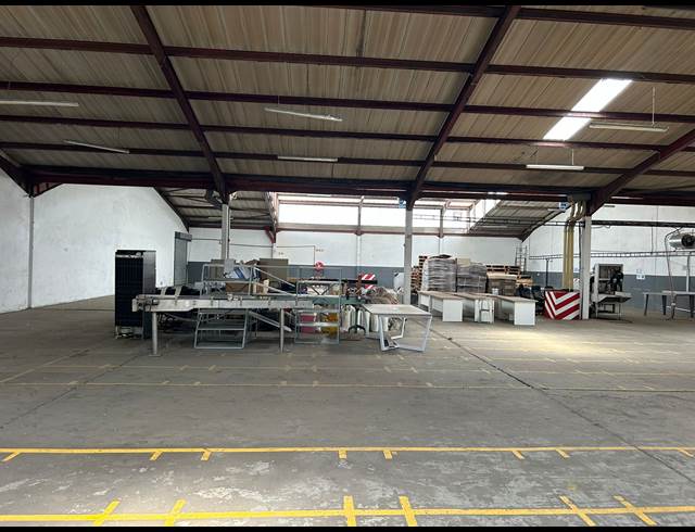 1,025M² WAREHOUSE TO LET IN ANDERBOLT
