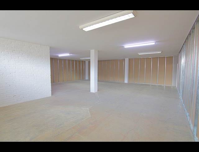 699M² WAREHOUSE TO LET IN KYA SANDS