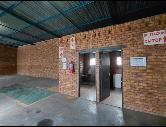 850M² WAREHOUSE TO LET IN POMONA