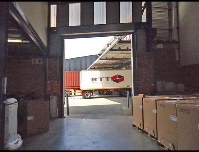 938M² WAREHOUSE TO LET IN MEADOWDALE