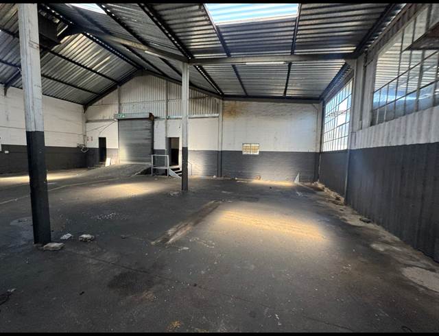 422M² WAREHOUSE TO LET IN SEBENZA