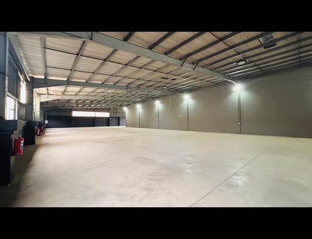 2,442M² WAREHOUSE TO LET IN DUNCANVILLE