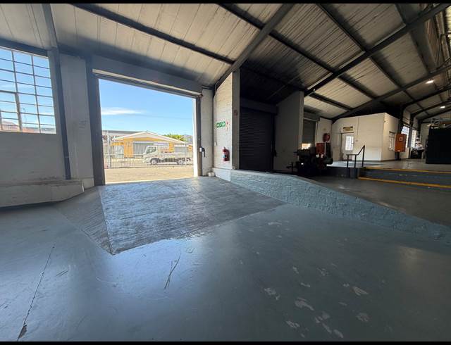 1,522M² WAREHOUSE TO LET IN BEACONVALE