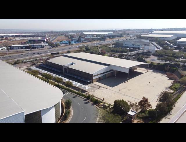 11,180M² WAREHOUSE TO LET IN HALFWAY HOUSE