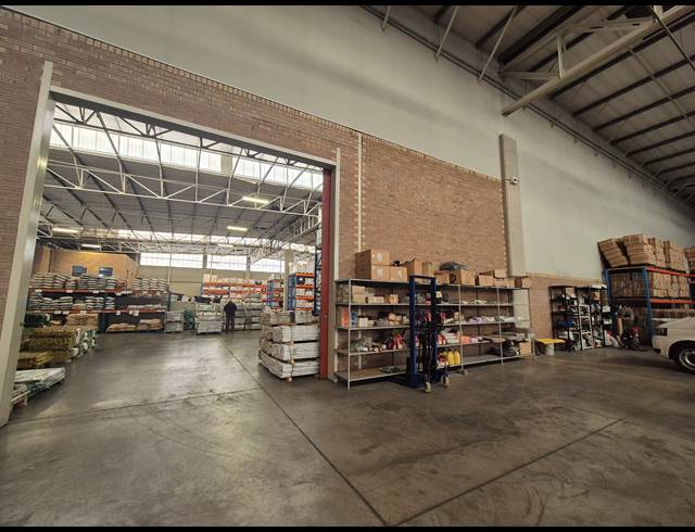 2,494M² WAREHOUSE TO LET IN GOSFORTH PARK