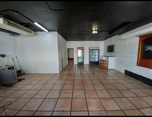 120M² RETAIL TO LET IN ROSENPARK