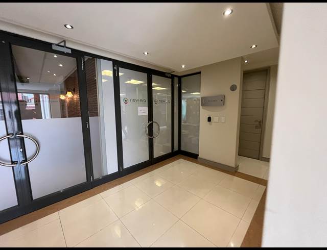 185M² OFFICE TO LET IN CENTURY CITY