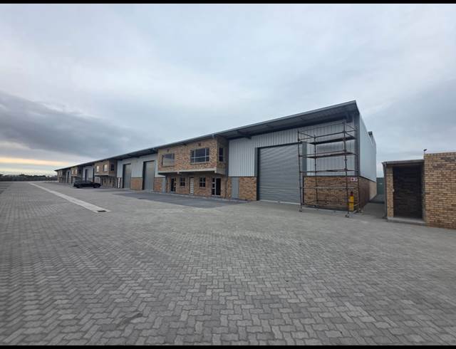 620M² WAREHOUSE TO LET IN FIRGROVE INDUSTRIAL ESTATE