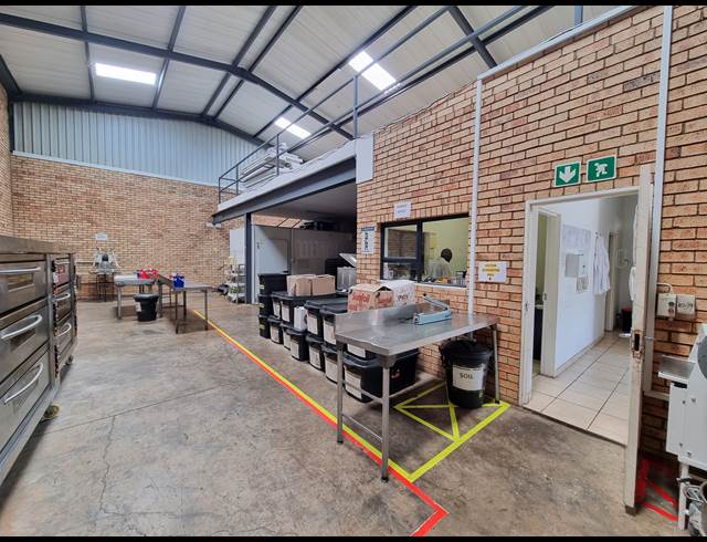 278M² WAREHOUSE TO LET IN CROWN