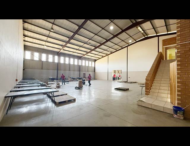 594M² WAREHOUSE TO LET IN AIRPORT PARK