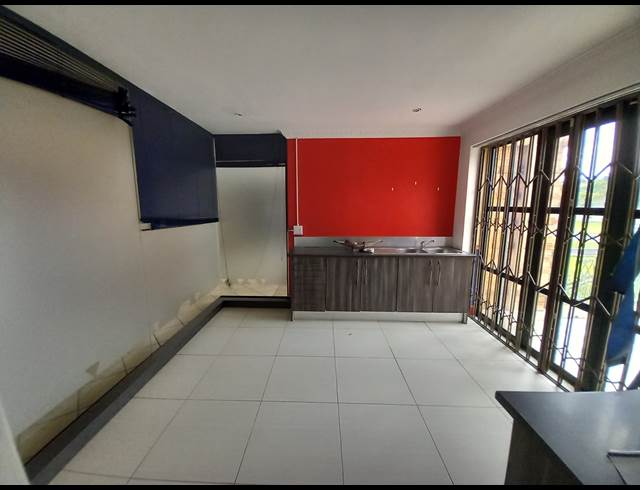 206M² OFFICE TO LET IN BRYANSTON