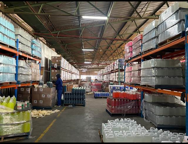 2,600M² WAREHOUSE TO LET IN ALBERTON NORTH