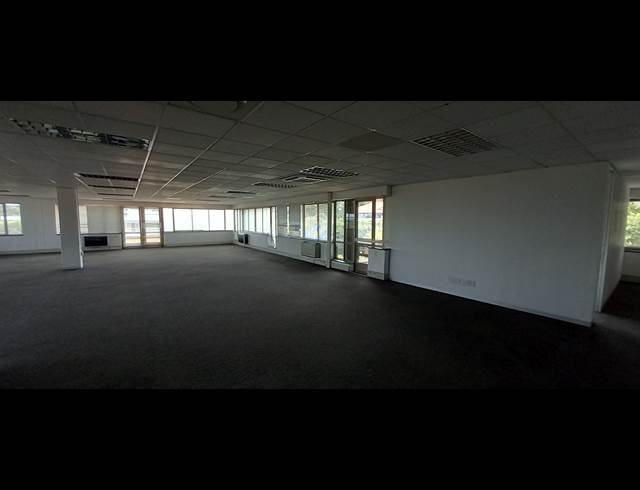 1,089M² OFFICE TO LET IN WOODMEAD
