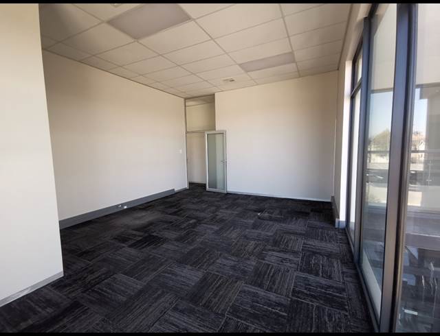 32M² OFFICE TO LET IN RYNFIELD