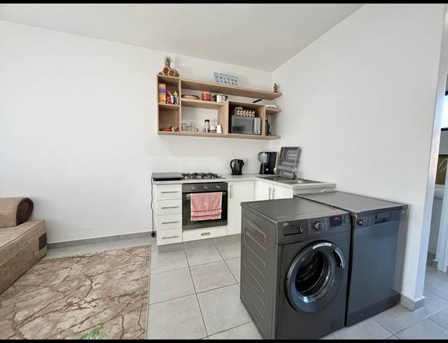 2 BEDROOM APARTMENT TO LET IN SHEFFIELD BEACH