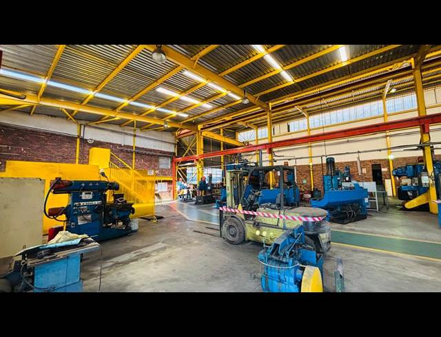 2,300M² WAREHOUSE TO LET IN ROBERTVILLE