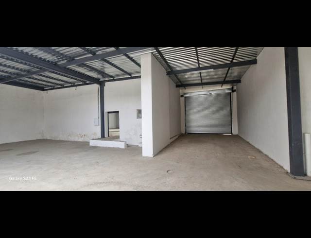 705M² WAREHOUSE TO LET IN STAFFORD