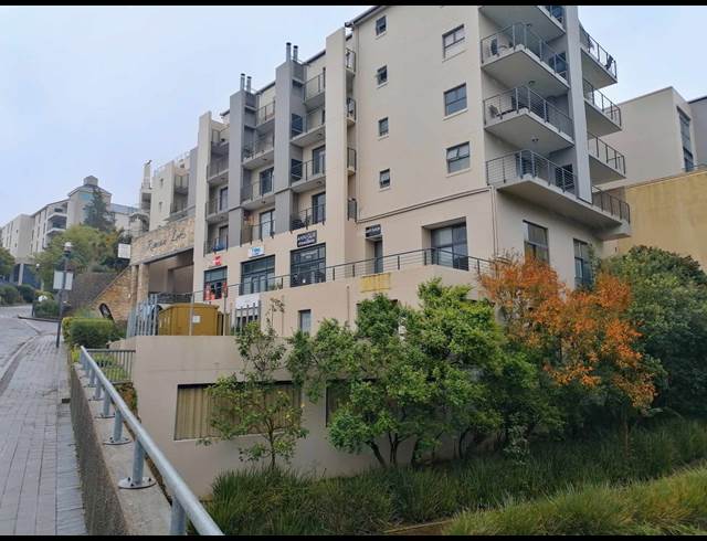 68M² OFFICE TO LET IN TYGER WATERFRONT