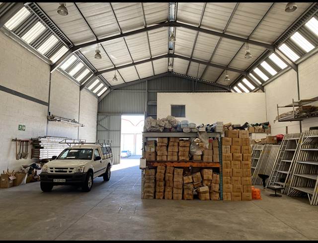 450M² WAREHOUSE TO LET IN PAROW INDUSTRIAL